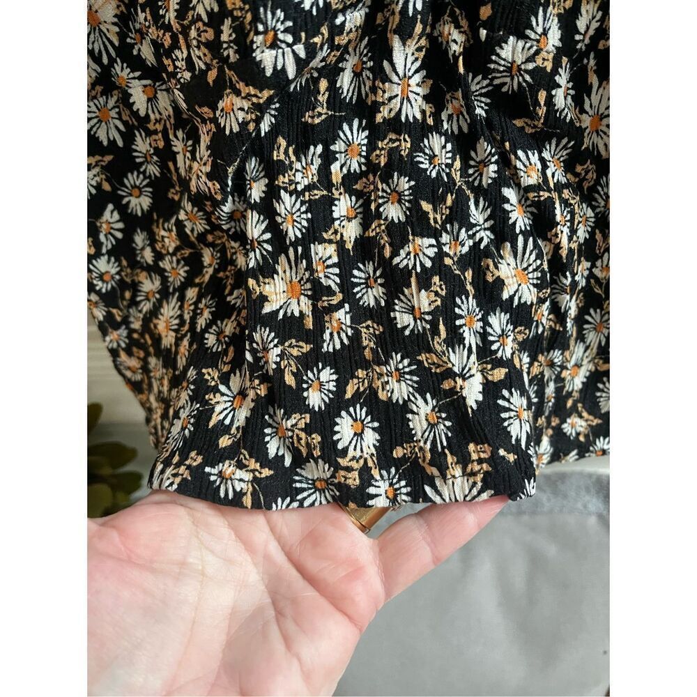 Idyllwind Miranda Lambert Bay Cove Cropped Black Daisy Peasant Blouse sz XXL NWO - Picture 7 of 10